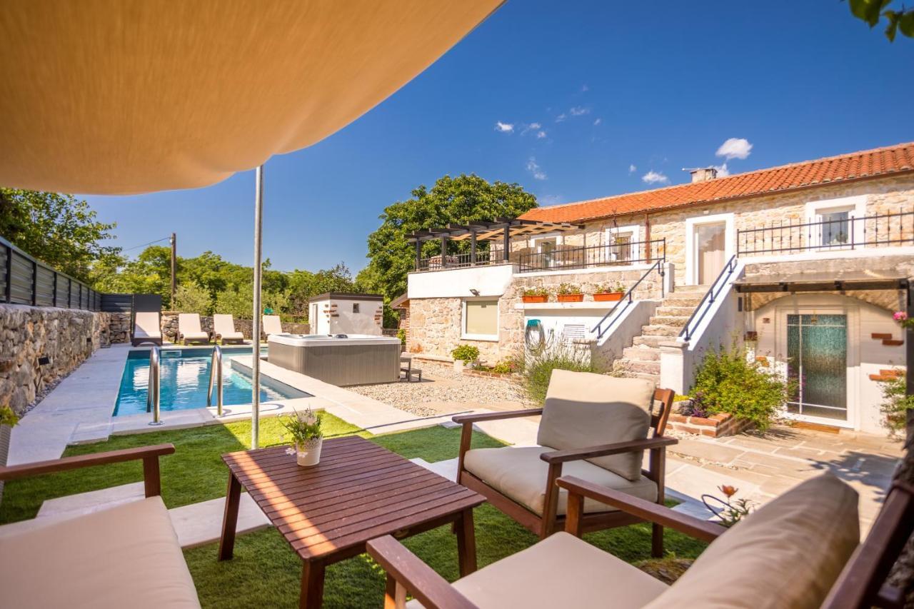Villa Hrustika - Heated Pool, Jacuzzi & Sauna Gabonjin Dış mekan fotoğraf