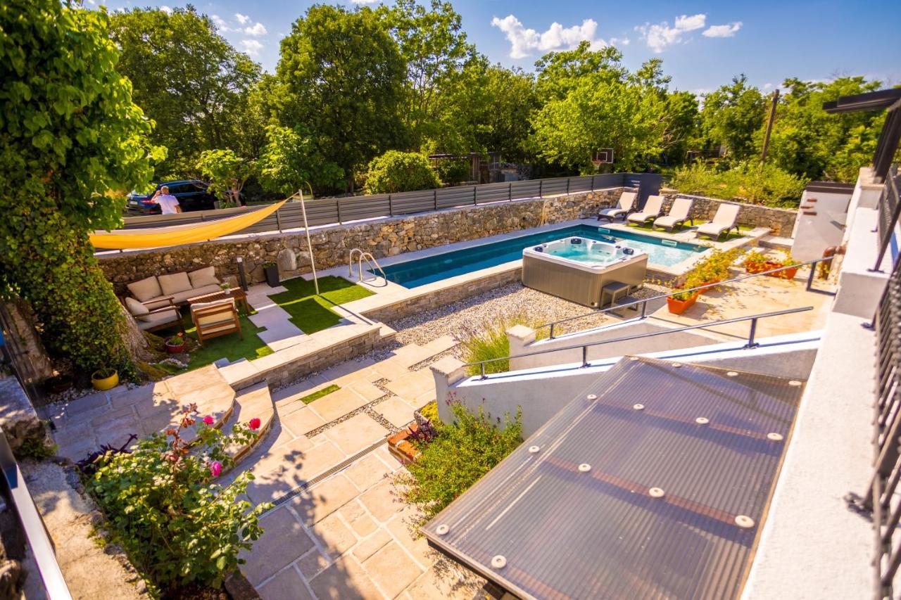 Villa Hrustika - Heated Pool, Jacuzzi & Sauna Gabonjin Dış mekan fotoğraf