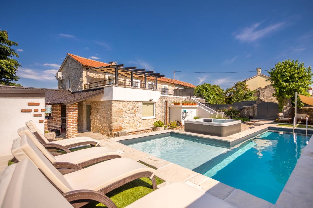 Villa Hrustika - Heated Pool, Jacuzzi & Sauna Gabonjin Dış mekan fotoğraf