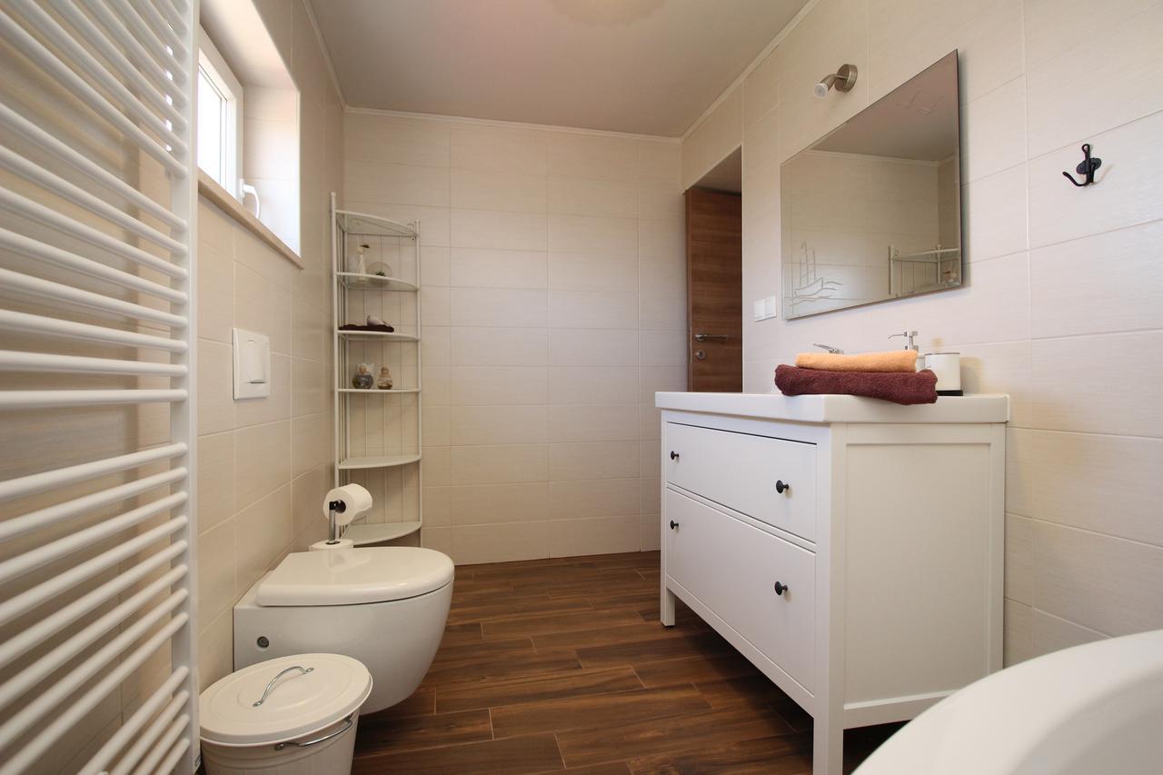 Villa Hrustika - Heated Pool, Jacuzzi & Sauna Gabonjin Dış mekan fotoğraf
