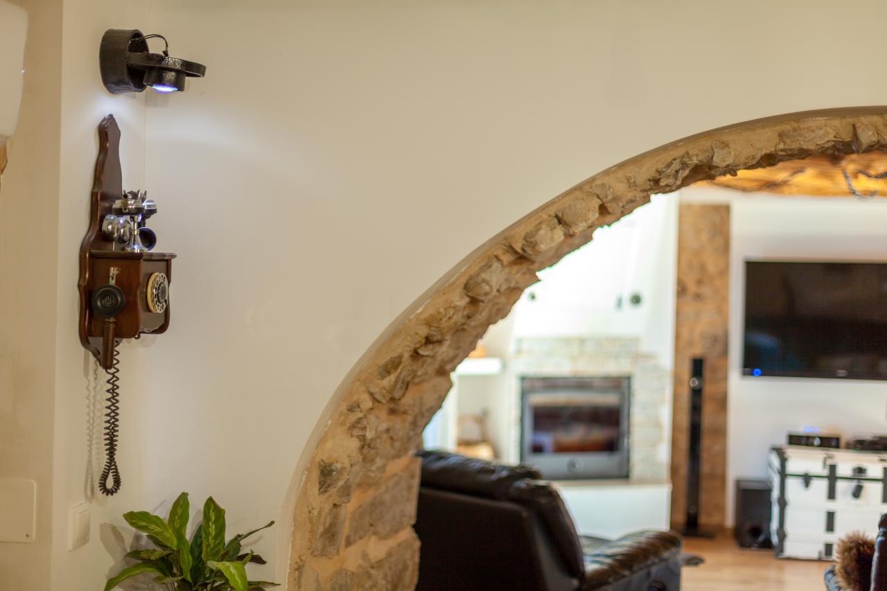 Villa Hrustika - Heated Pool, Jacuzzi & Sauna Gabonjin Dış mekan fotoğraf