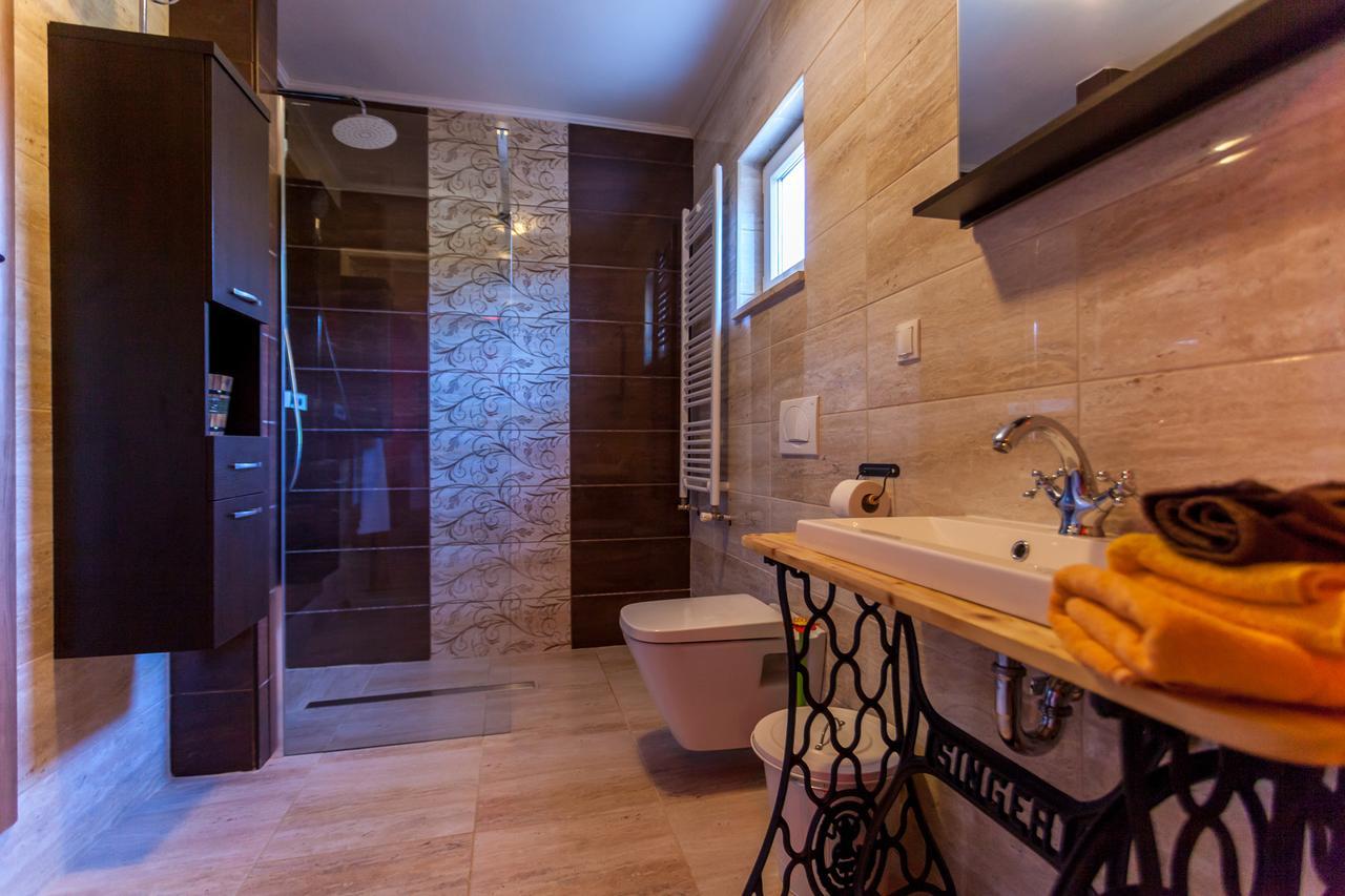 Villa Hrustika - Heated Pool, Jacuzzi & Sauna Gabonjin Dış mekan fotoğraf